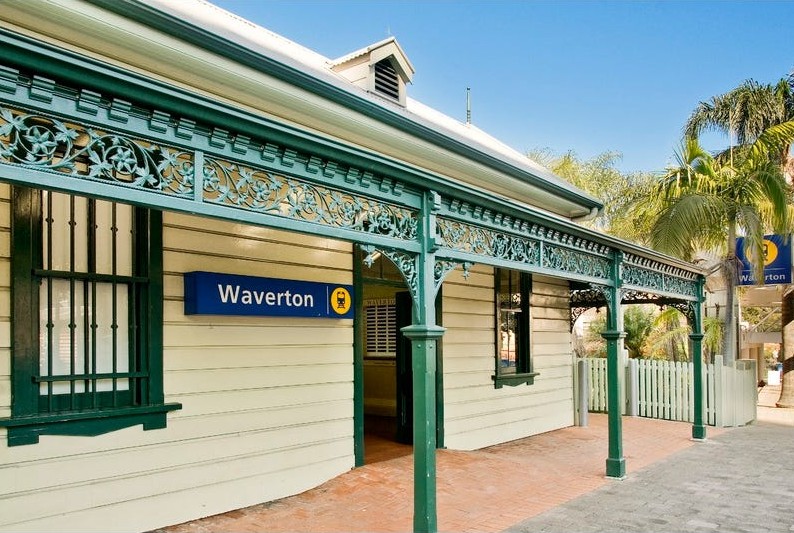 One bedroom in sought after Waverton