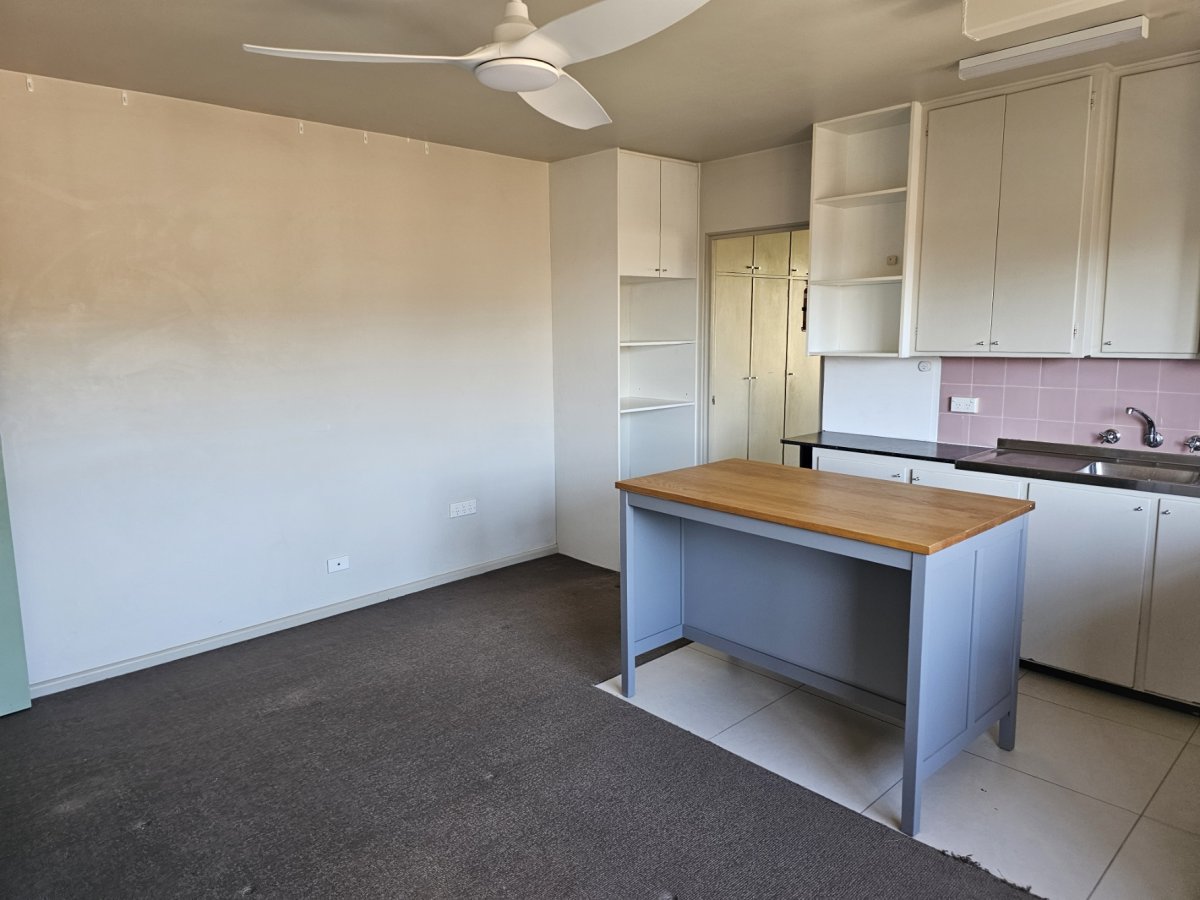 One bedroom in sought after Waverton