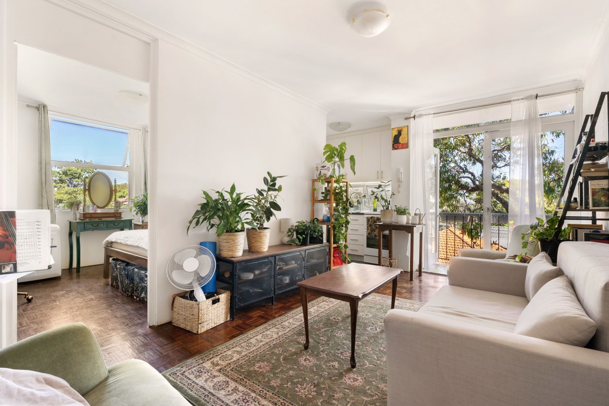 Top Floor With Views Towards Parramatta River