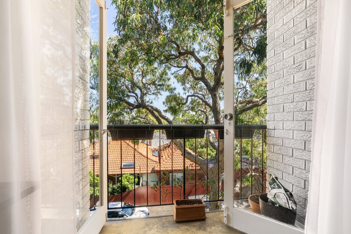 Top Floor With Views Towards Parramatta River