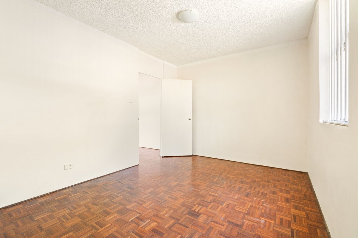 Attractive convenient location. Pet Friendly!