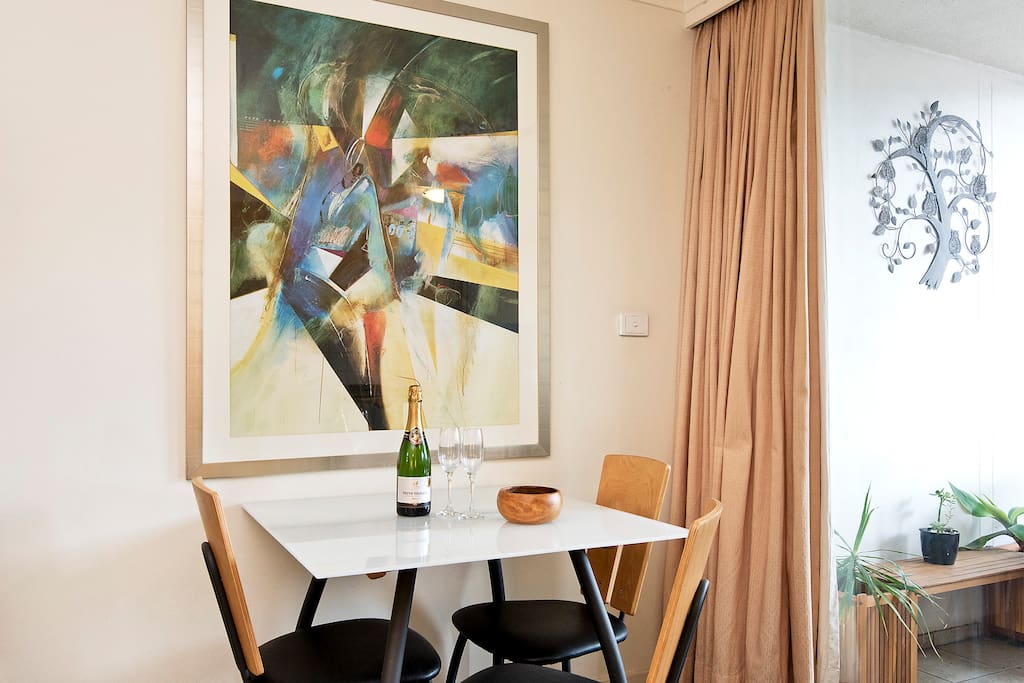Affordable luxury, fully furnished studio in a great location.