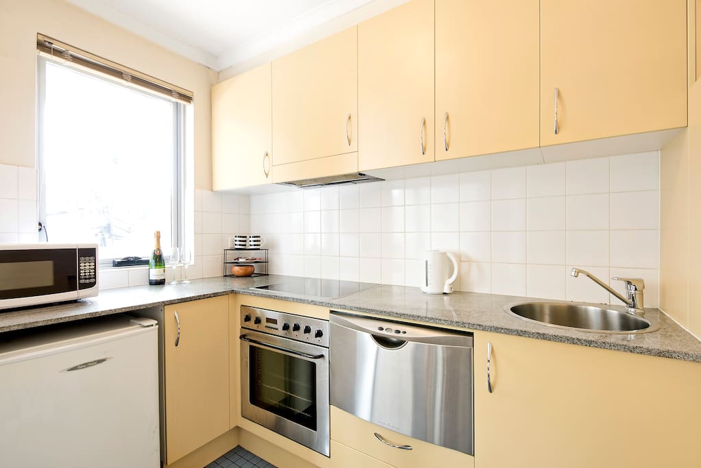Affordable luxury, fully furnished studio in a great location.