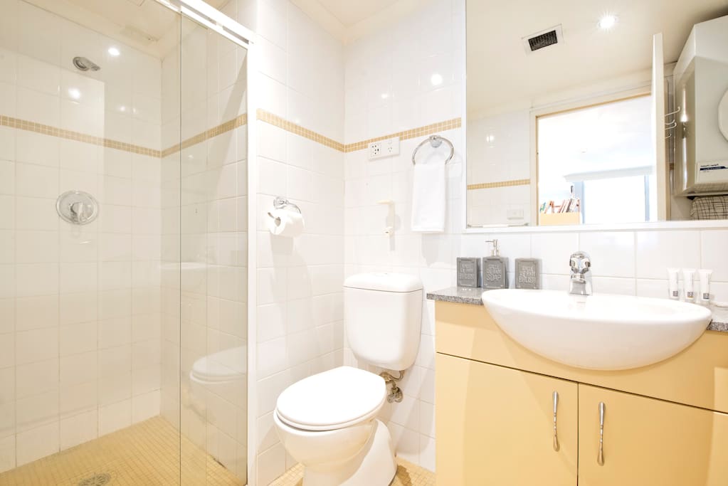 Affordable luxury, fully furnished studio in a great location.